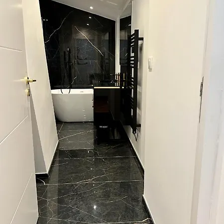 Jaures Appartement Design Avec Parking Au Coeur De Reims *